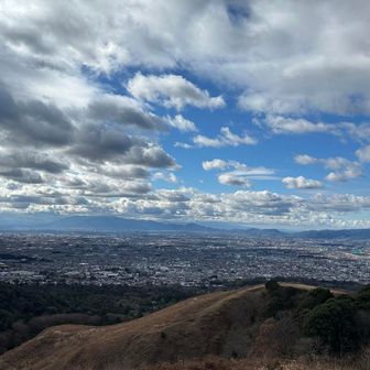 葛城山、二上山、大和三山までよく見えます