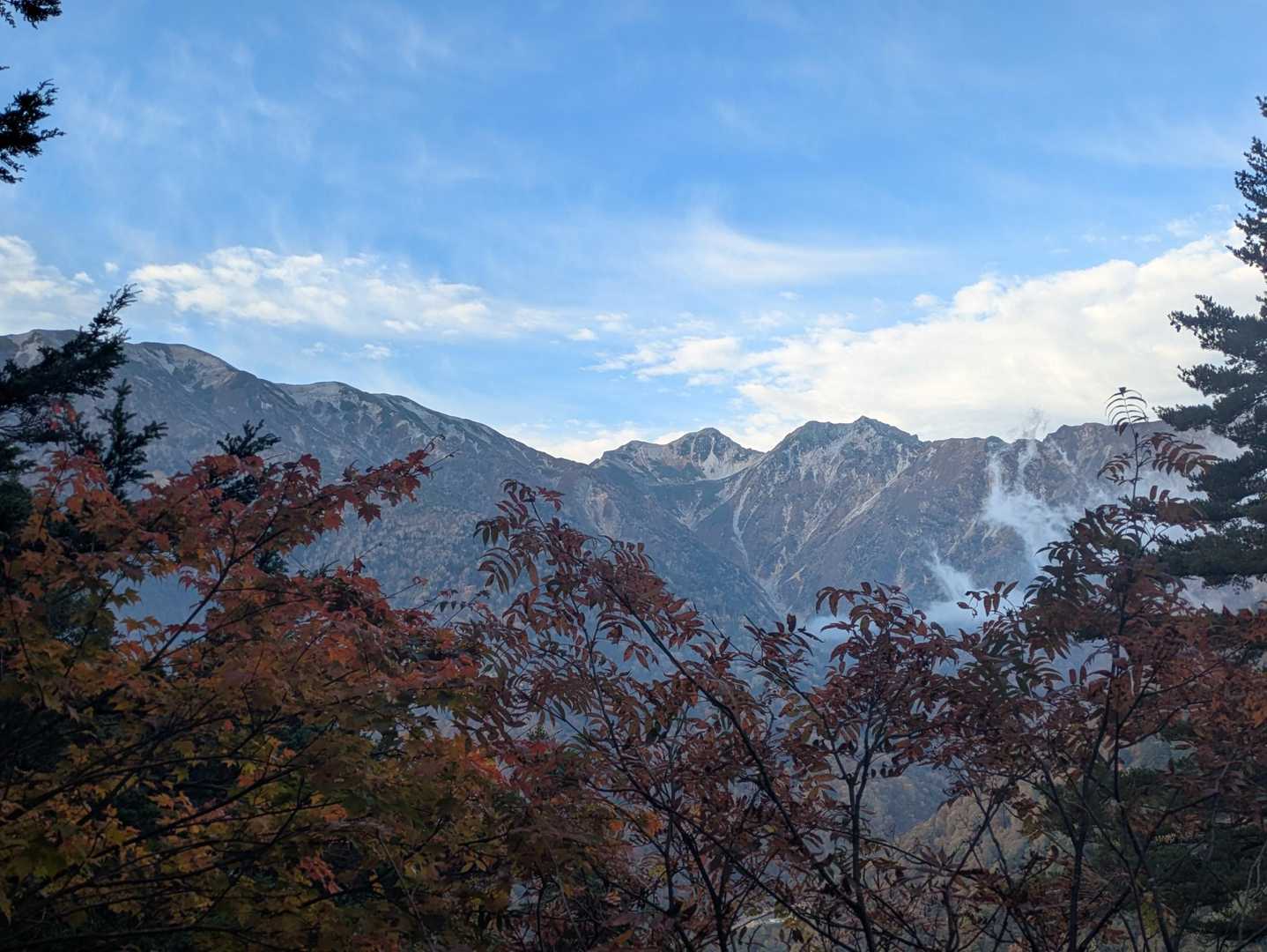 先月登った蓮華岳と針ノ木岳
かっこいいですね〜