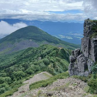 西ギボシから編笠山を見ながら青年小屋へと下って行く