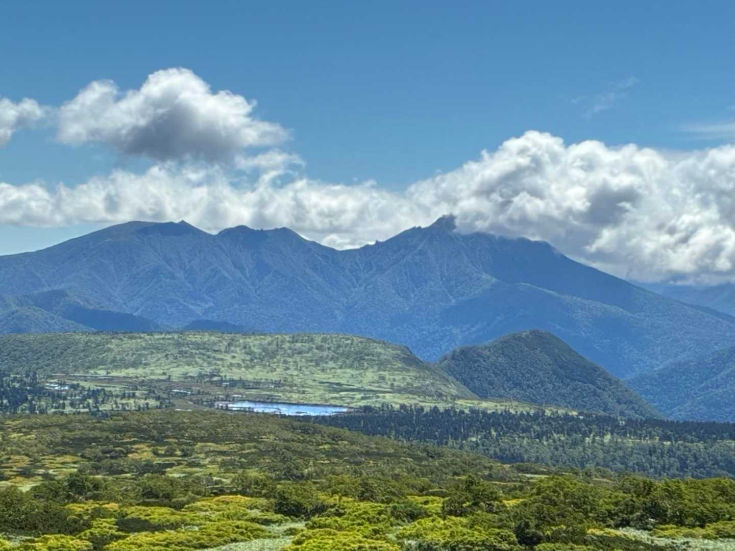大沼とニペ
ニペに雲が〜☁️