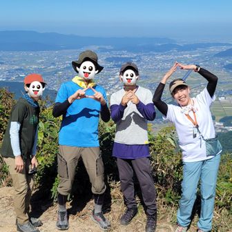 私がお山始めた頃からの山ともさん😊
(ゆずー、Sさん、Rちゃん)
かれこれ4年のお付き合いになります🌱
たくさんのお山、教えて貰いました🎵

お休みがバラバラな４人だから
最近は一緒にお山行けてないね💦

又色んなお山行きましょね😊💕

いつもありがとー(*^-゜)vThanks!
大好きよー❣️