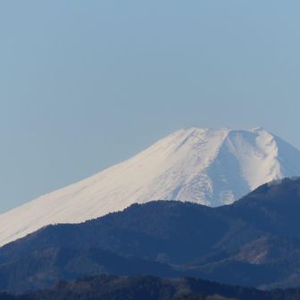 手前で隠しているのは、馬頭刈山