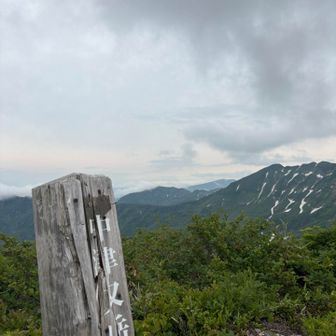 静かな山頂