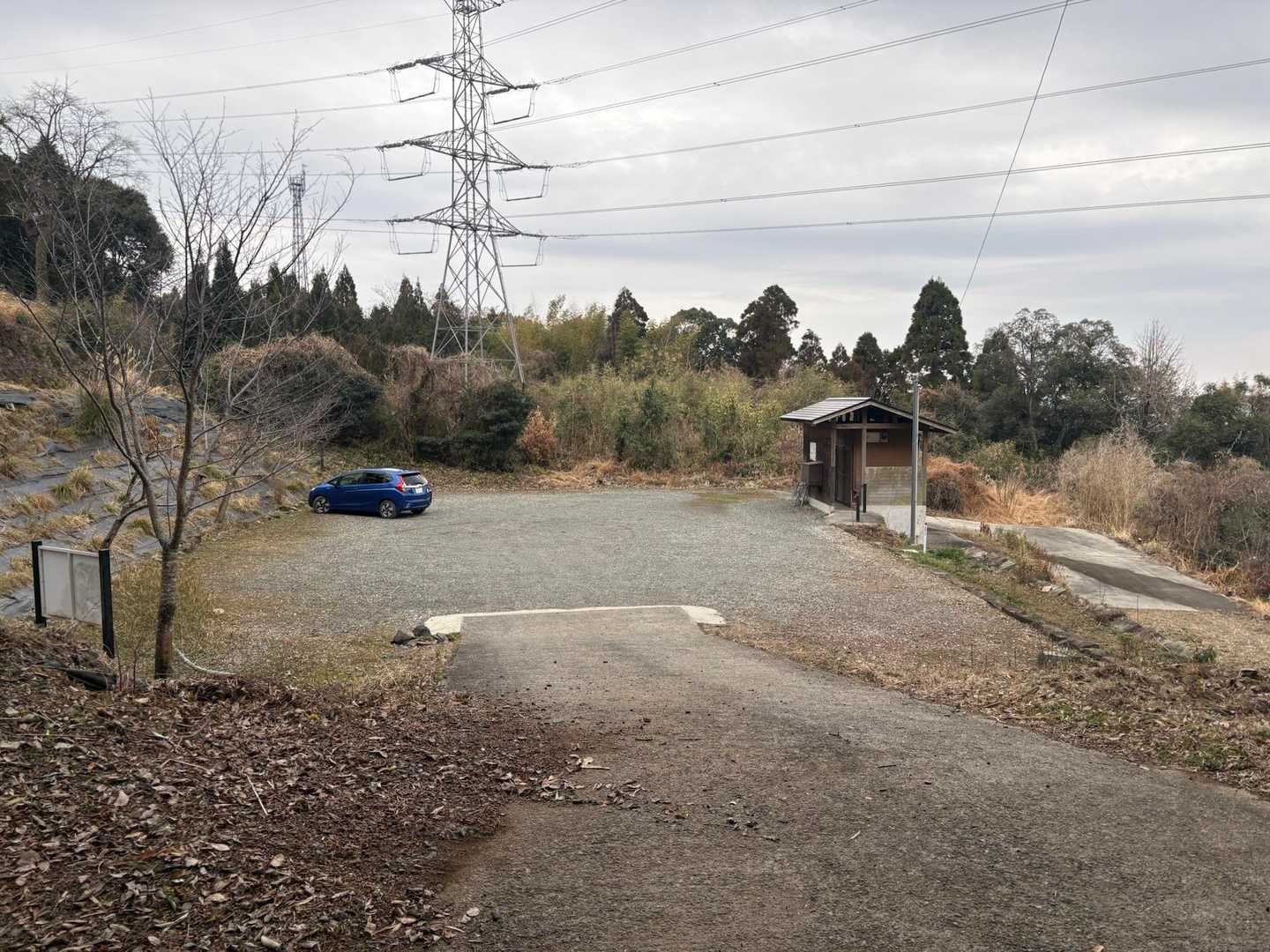 常楽寺駐車場🅿️
ここまで車で上がって来れますね〜