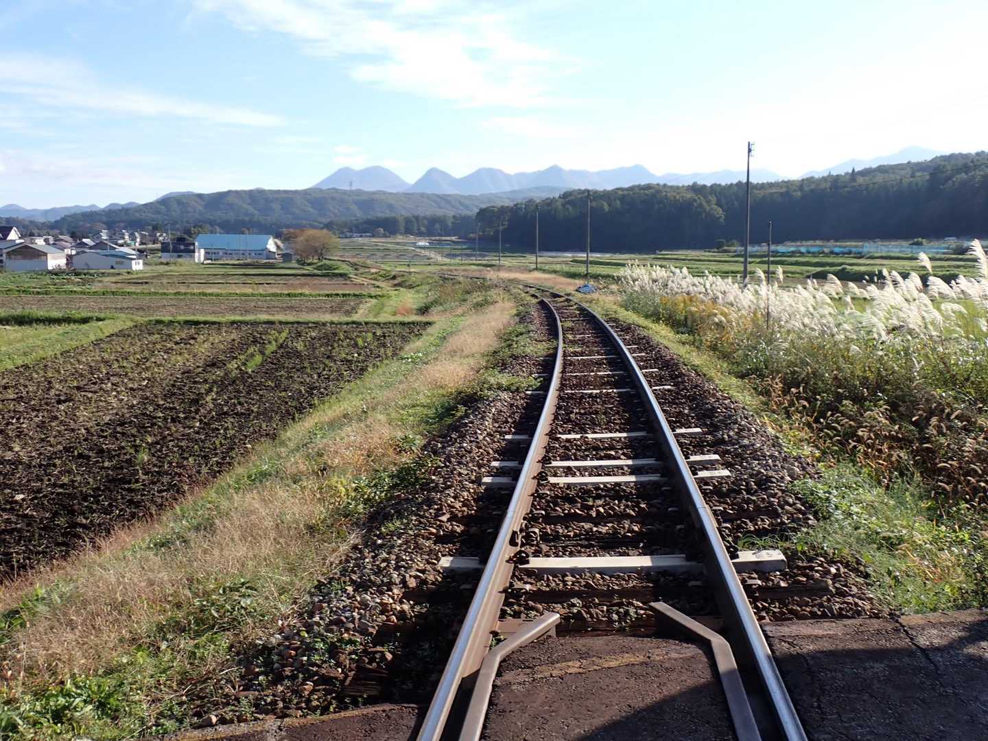 会津鉄道踏切から二岐山方面