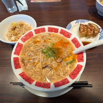 酸辣湯麺🍜&半チャーハン&小餃子🥟セット
