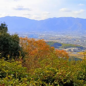頂上よりの金剛山、葛城山
