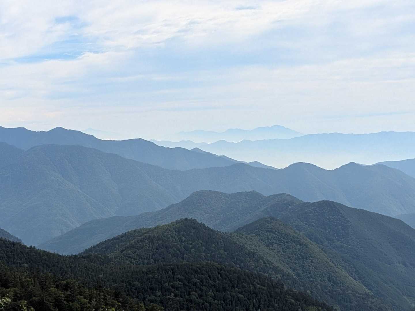 浅間山が見えました。
薄っすら四阿山も。