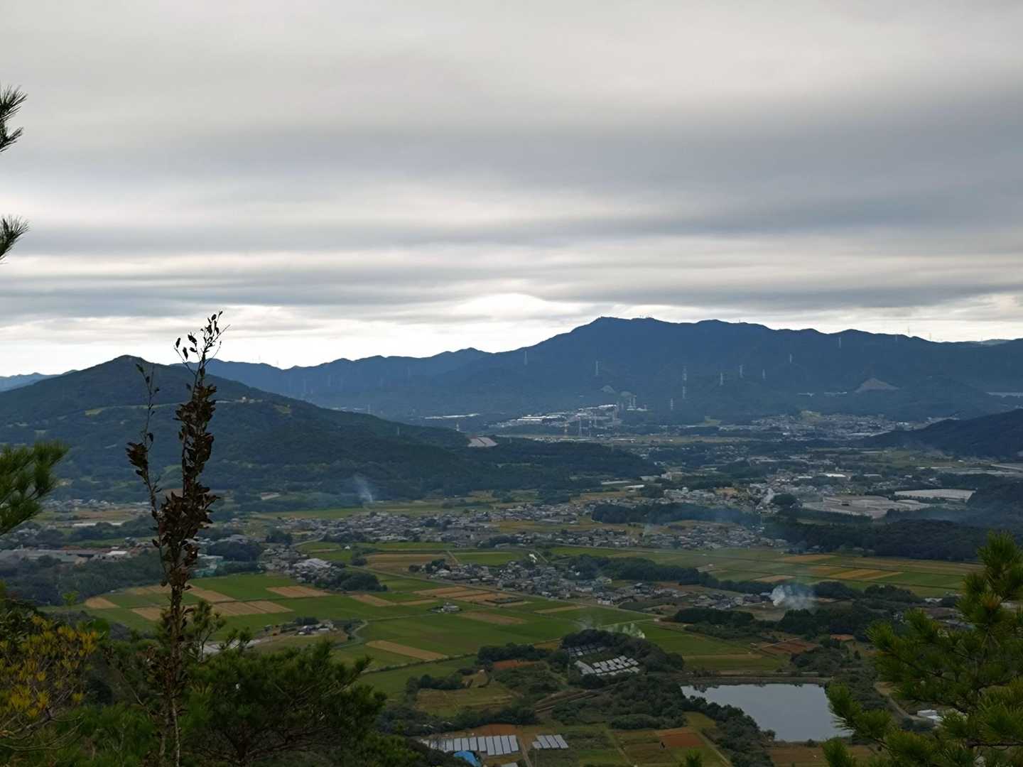 本宮山と吉祥山が見えました✨今日も曇り☁…