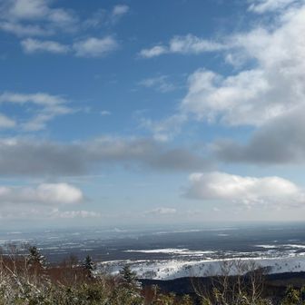 雪原でビーコンの使い方を教えてもらう
ふむふむ