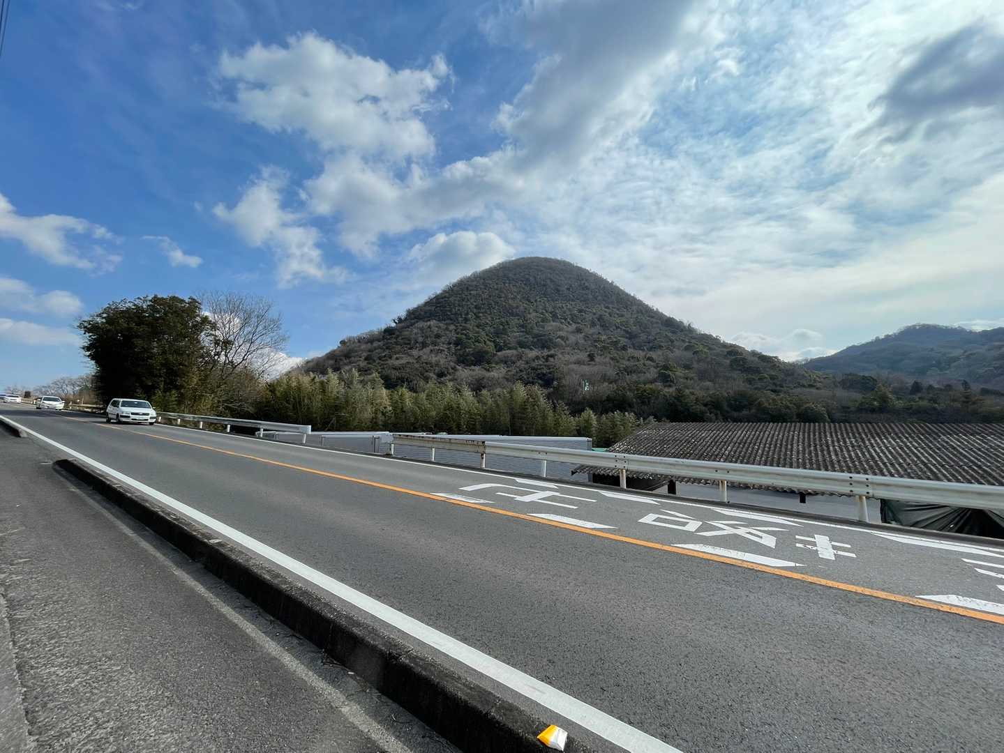 六ツ目山、ほんと綺麗なおむすび山ですよね