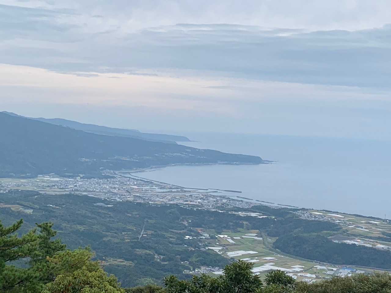 振り返って室戸方向
ん〜〜。
