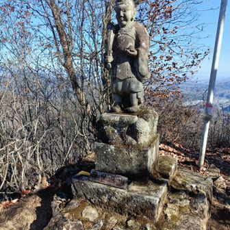 四ッ又山P1の山伏石像