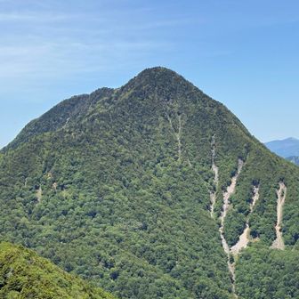 皇海山がドーン💥