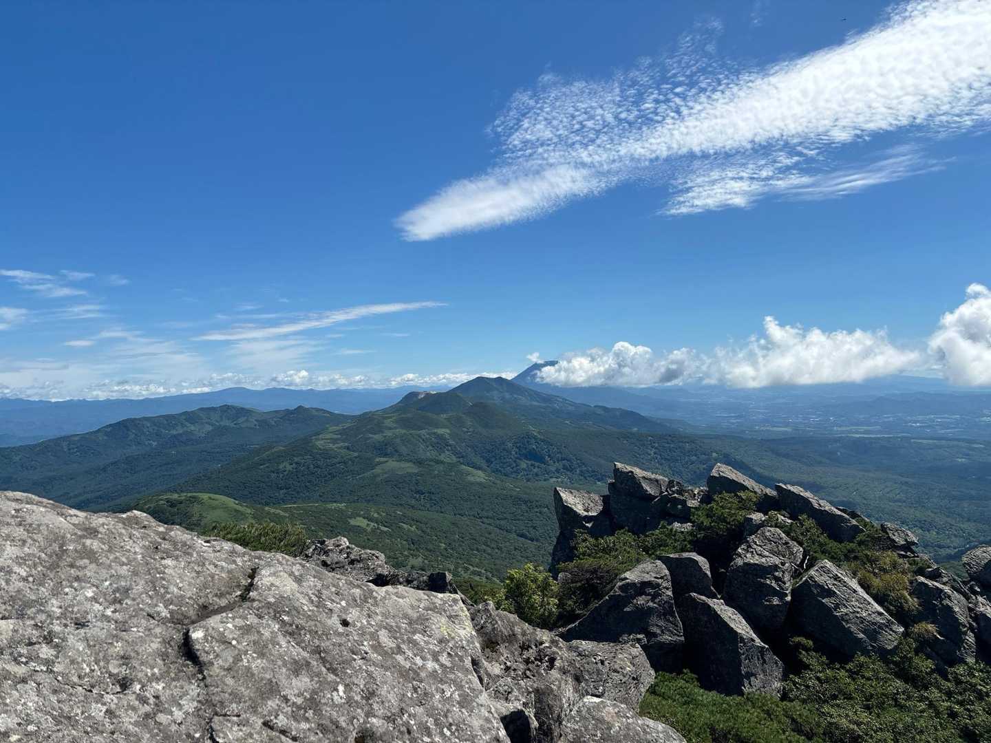 新見峠登山口-前目国内岳-目国内岳 往復コースの写真