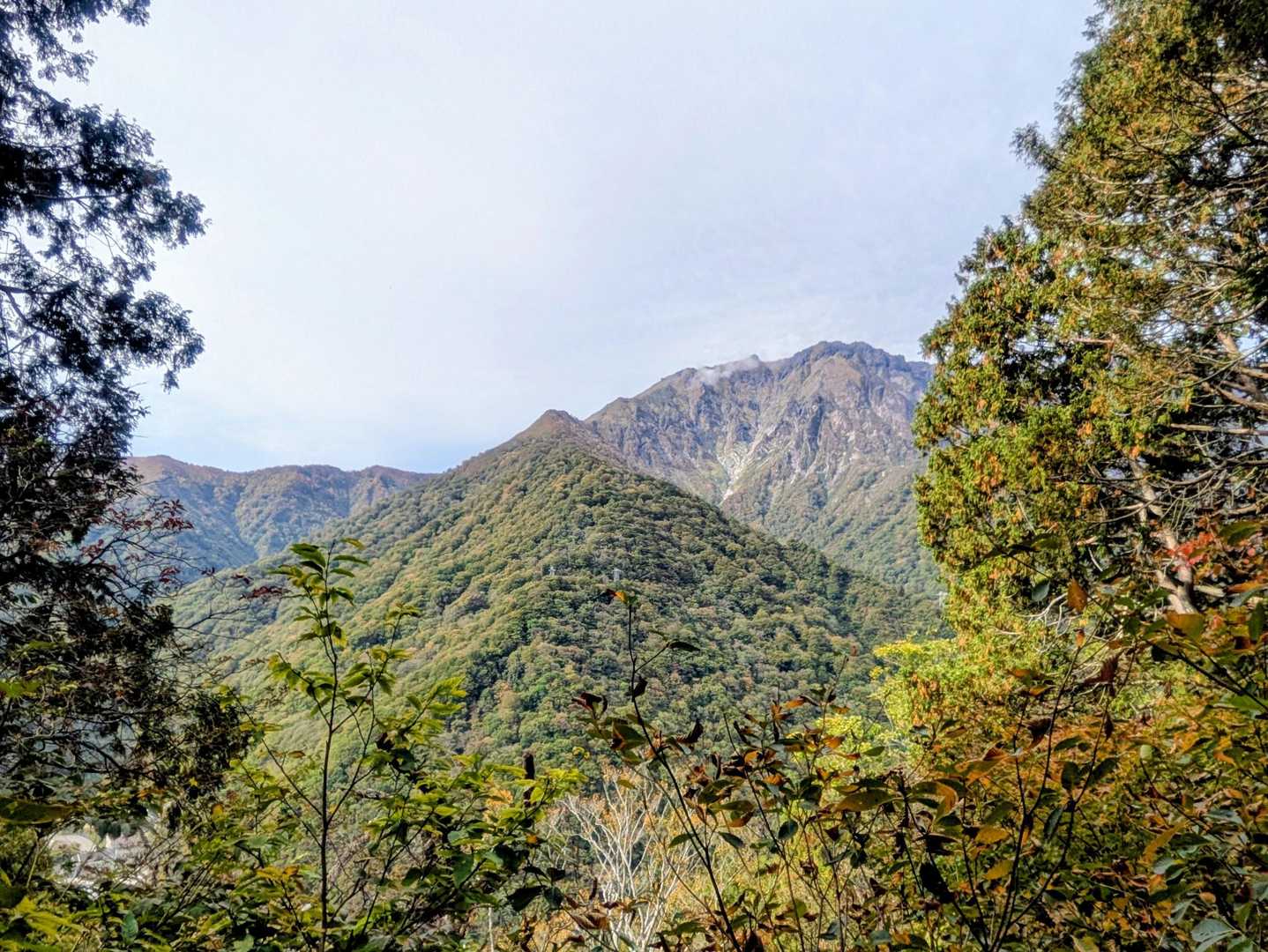 チラリと谷川岳が見えてきた❣️