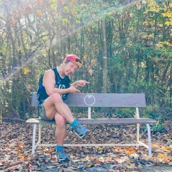 御調のマークが入ったベンチ🪑

可愛いイスなです✨

ソロで座るには少し寂しいかな♪