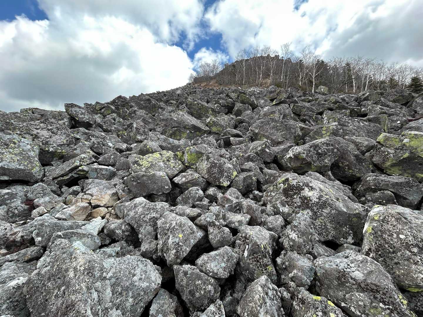 岩石山
時間があるので寄ってきます。