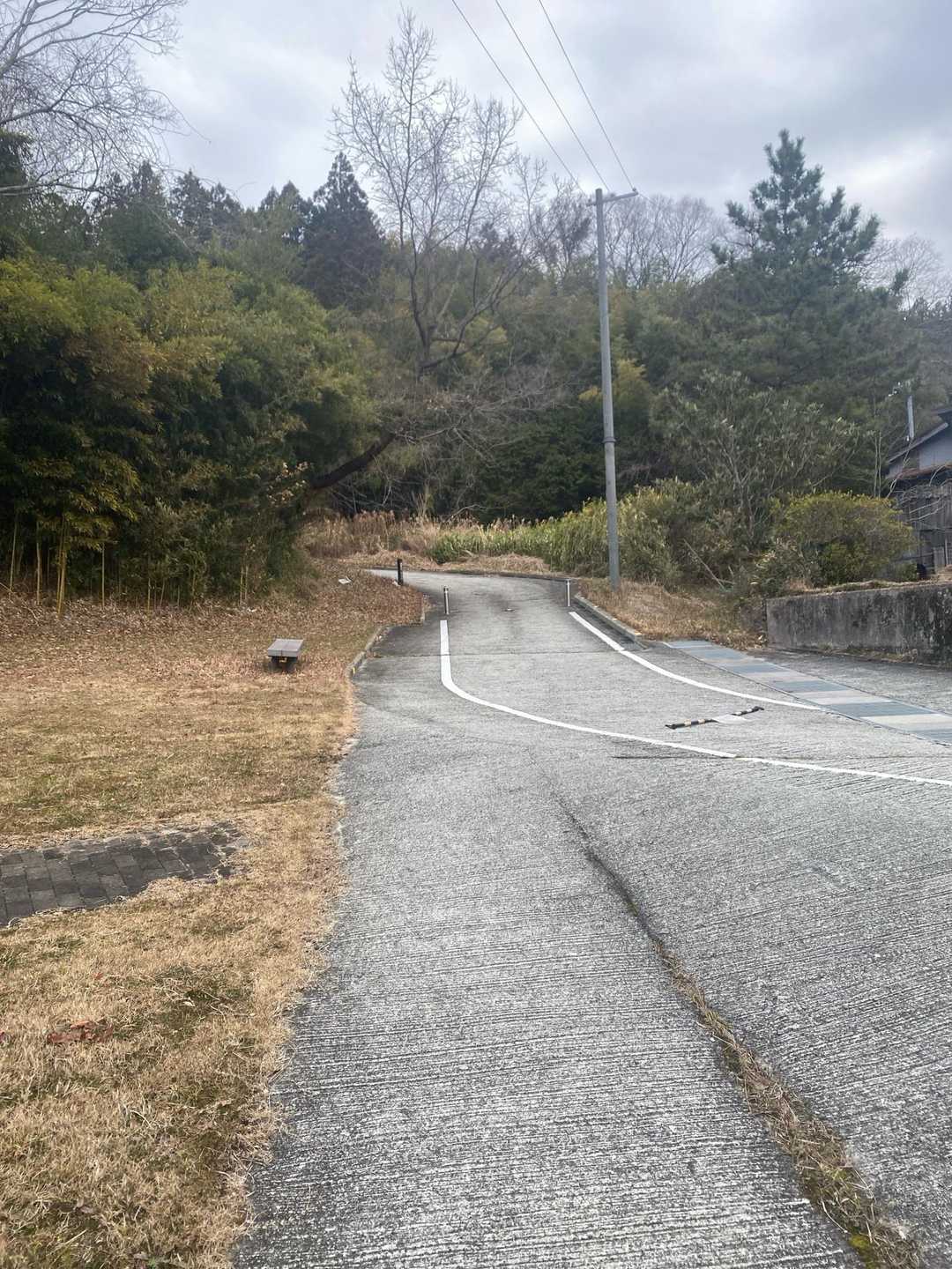 ここが城山の入り口です！
アスファルトの道が続きます！