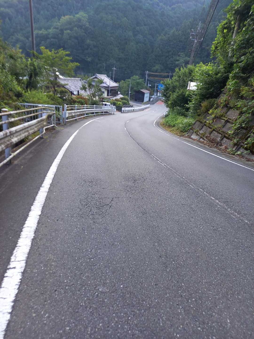 橋場バス停-粥新田峠-大霧山-旧定峰峠-経塚バス停 縦走コースの写真