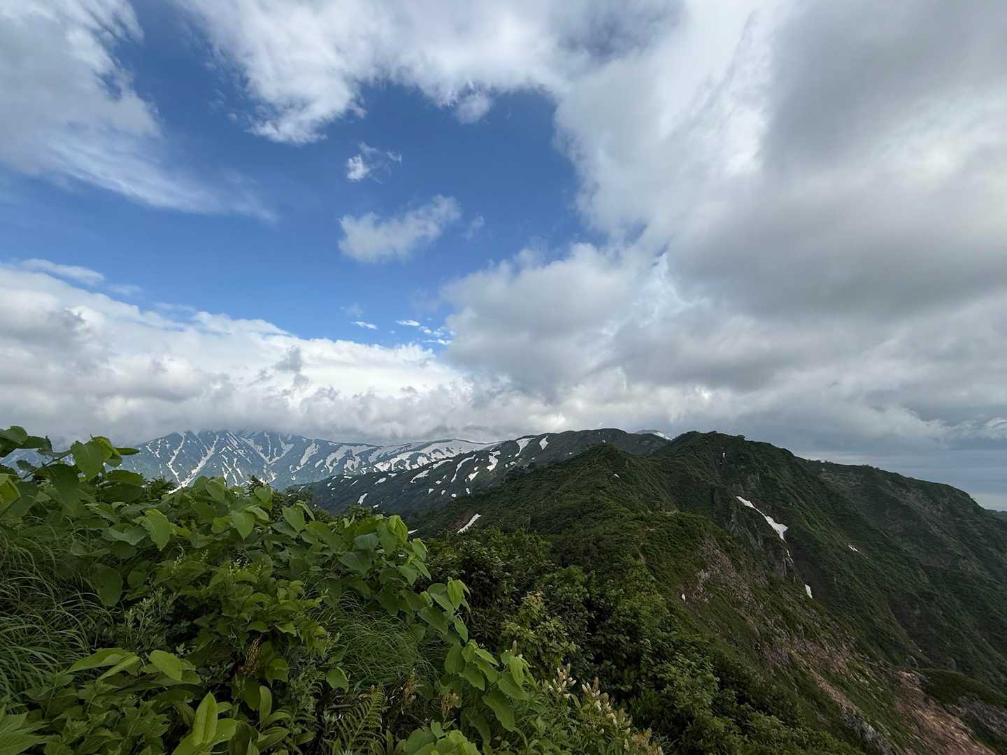 大日岳のお顔は拝見できず‥