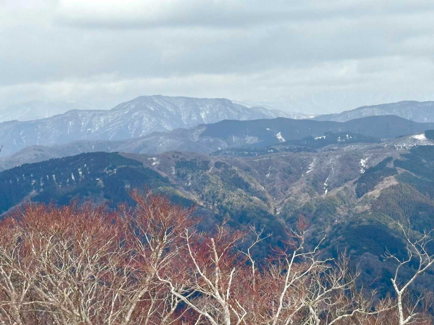 周りの山々の景色もよく、雪❄️も楽しめて満足