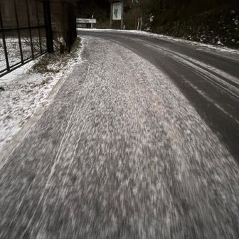 車道にも雪が若干残っていました
