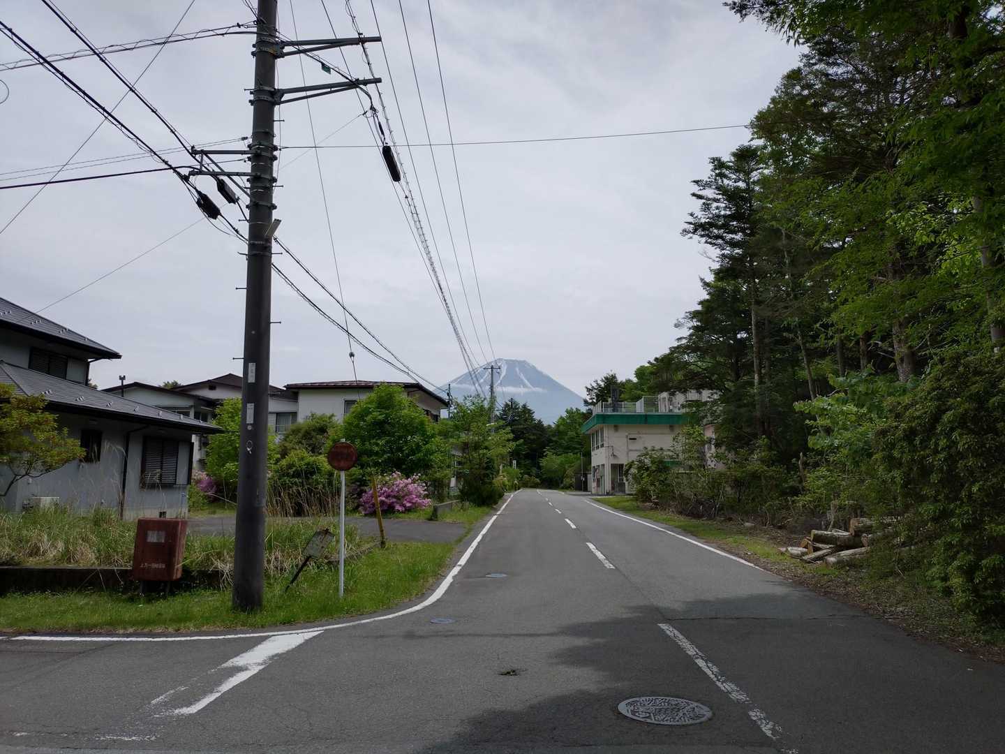 そして民宿村へ。
あとはひたすら車道でスタート地点へ戻る。
道中はTWICEで盛り上がってたらあっちゅーま笑