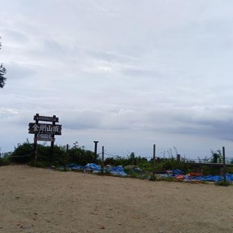 誰も居ない🤣降りよ〜‼️ヘロヘロだし不安なので青崩道を降りよう　と、思ってたのに