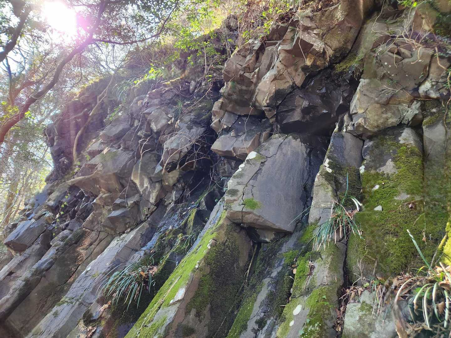 巨岩に到着