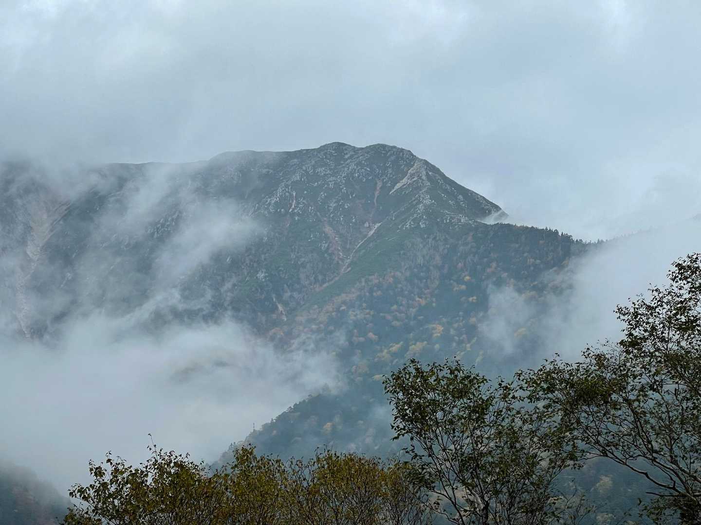 最後のビューポイントに期待したが常念岳は見えず前常念岳のみ