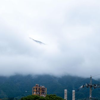 帰り際に【武甲山】の山頂辺りが少しだけ顔を出しましたが、直ぐにまた隠れてしまいました。
