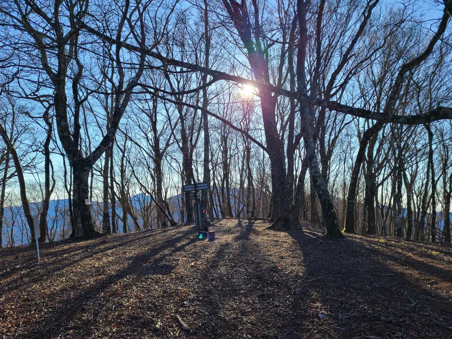 朝日山(赤鞍ヶ岳)山頂の様子