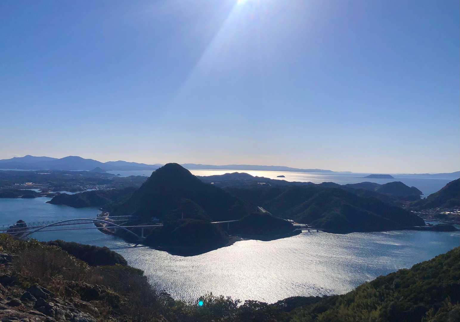 雲竜台からはキラキラした海と島々が眺められます