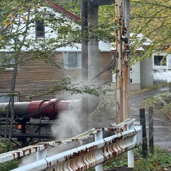 松川温泉♨️かなりの湯気が上がってます。