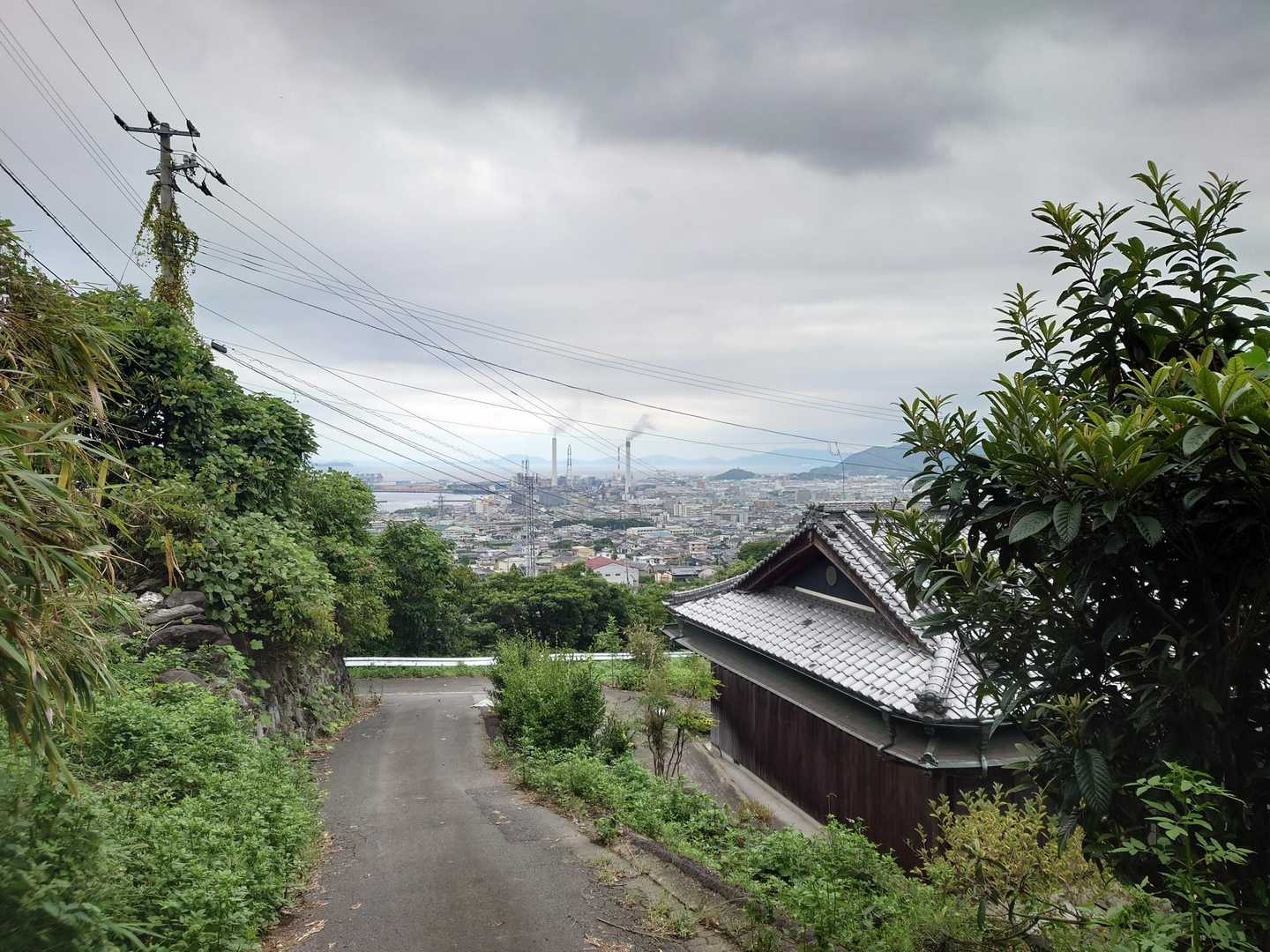 お疲れ様でしたー
煙突の右側には川之江城っぽい