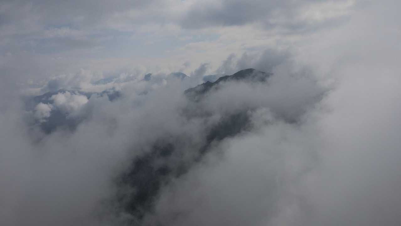 谷川岳主脈縦走（平標山・仙ノ倉山・万太郎山・谷川岳） の写真 45