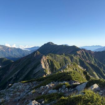 水晶岳への稜線綺麗すぎ