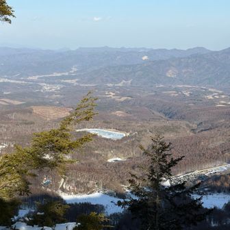 遠くに荒船山
スキー場の駐車場がやっと見えてきた👀