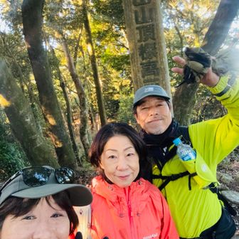 売店横で合流して、再度山頂へ。