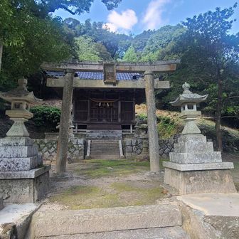 白髭八柱神社。
鳥川に、ありがとうのお参り。
ホタル学校を見学。
ラーメン横綱、寄って終了。