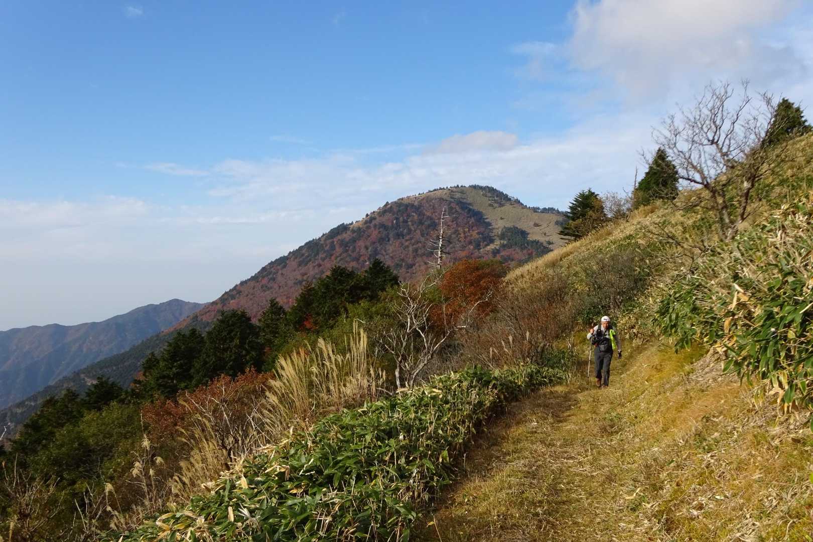 振り返って登っていた沓掛山⛰️