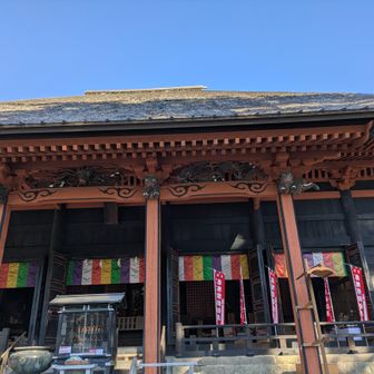 日向薬師さま。とても立派なお寺です。今年も健康をお願いします。