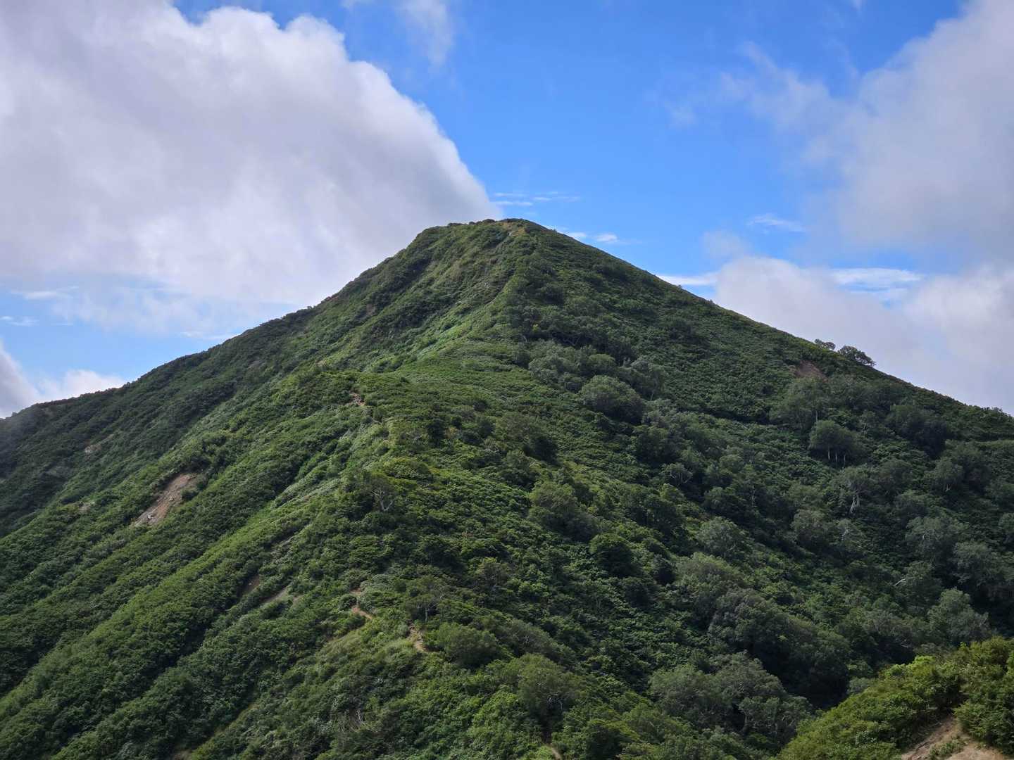 うわーっ❗
トンガリイケメン小朝日岳👍
この景色、何年ぶり？