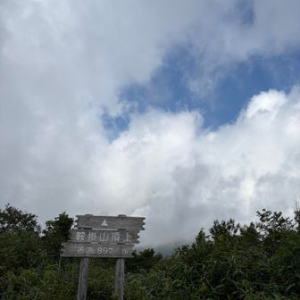 岩手山が見えそうで見えない。