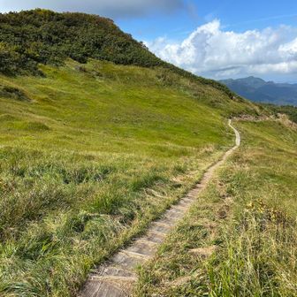 そう言えば、以前、車に自転車を積んで下山口に自転車を降ろして、浅草岳〜鬼ヶ面縦走したんだった。あの時はまだ体力あったなあ〜。