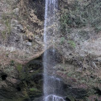 夕日の滝　少雨で水量少なめ？