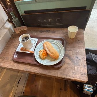 揚げパンとコーヒー美味しかった