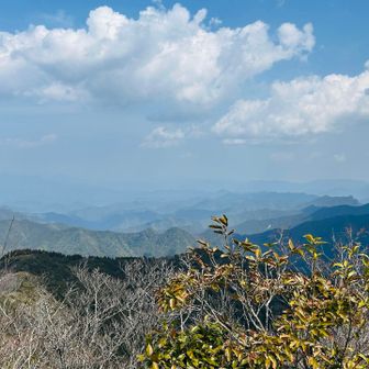 重畳たる山々。
