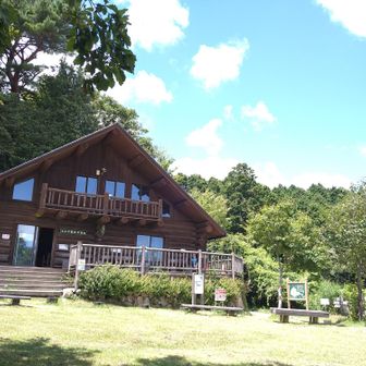ちはや園地のログハウス